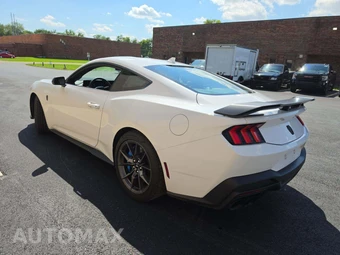 2024 Ford Mustang Dark Horse Coupe - miniatura 2