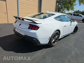 2024 Ford Mustang Dark Horse Coupe - miniatura 3