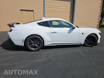 2024 Ford Mustang Dark Horse Coupe - miniatura 4