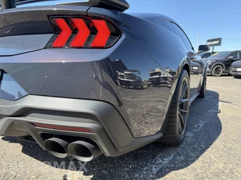 2024 Ford Mustang Dark Horse Coupe - miniatura 32