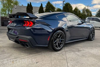 2024 Ford Mustang Dark Horse Coupe – miniatura 2