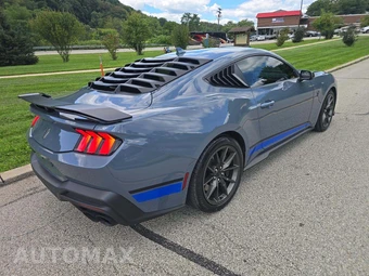 2024 Ford Mustang Dark Horse Coupe - miniatura 3