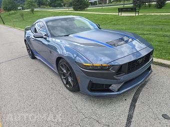 2024 Ford Mustang Dark Horse Coupe - miniatura 4