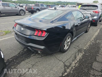 2024 Ford Mustang EcoBoost Coupe - miniatura 4