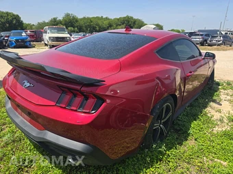 2024 Ford Mustang EcoBoost Coupe - miniatura 4