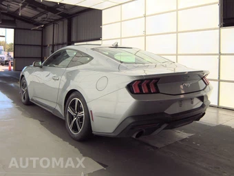 2024 Ford Mustang EcoBoost Coupe - miniatura 6