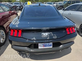 2024 Ford Mustang EcoBoost Coupe - miniatura 5