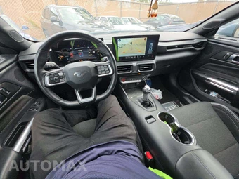 2024 Ford Mustang EcoBoost Coupe - miniatura 10