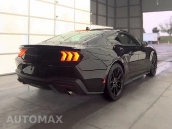 2024 Ford Mustang EcoBoost Coupe - miniatura 4