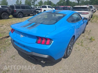 2024 Ford Mustang EcoBoost Coupe - miniatura 4