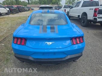 2024 Ford Mustang EcoBoost Coupe - miniatura 5