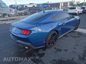 2024 Ford Mustang EcoBoost Coupe - miniatura 4