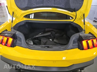 2024 Ford Mustang GT Coupe – miniatura 16