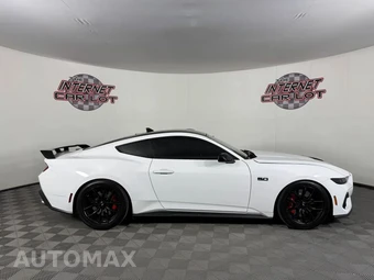 2024 Ford Mustang GT Coupe - miniatura 8