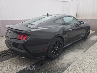 2024 Ford Mustang GT Coupe - miniatura 4