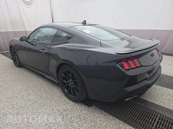 2024 Ford Mustang GT Coupe - miniatura 6
