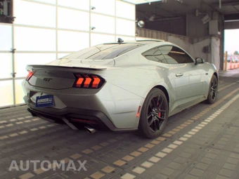 2024 Ford Mustang GT Coupe - miniatura 4