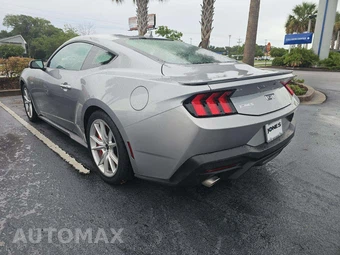 2024 Ford Mustang GT Premium Coupe - miniatura 2