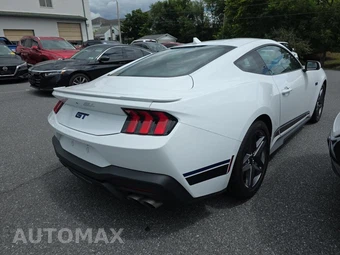 2024 Ford Mustang GT Premium Coupe - miniatura 4
