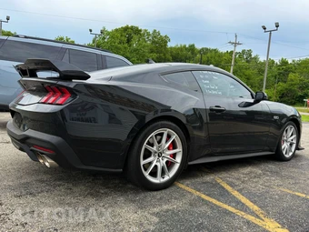 2024 Ford Mustang GT Premium Coupe - miniatura 4