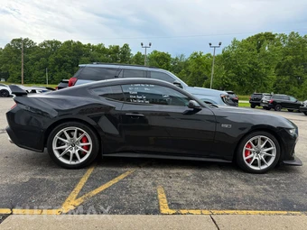 2024 Ford Mustang GT Premium Coupe - miniatura 8