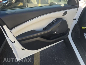 2024 Ford Mustang Mach-E Premium - miniatura 9