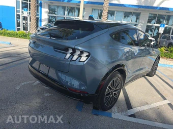 2024 Ford Mustang Mach-E Premium - miniatura 3