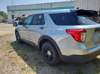 2024 Ford Police Interceptor Utility - miniatura 4
