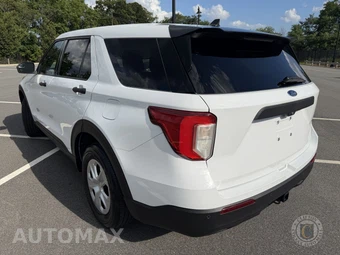2024 Ford Police Interceptor Utility - miniatura 15