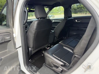 2024 Ford Police Interceptor Utility - miniatura 32