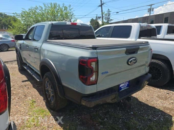 2024 Ford Ranger XLT Crew Cab Medium Bed - miniatura 2
