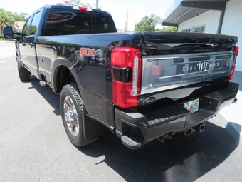 2024 Ford Super Duty F-250 King Ranch Crew Cab Long Bed - miniatura 3