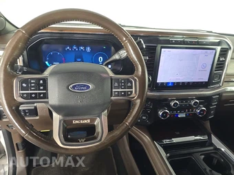 2024 Ford Super Duty F-250 King Ranch Crew Cab Medium Bed - miniatura 11