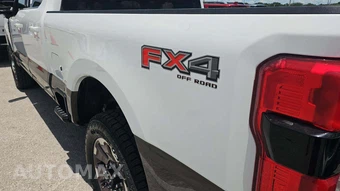2024 Ford Super Duty F-250 King Ranch Crew Cab Medium Bed - miniatura 19