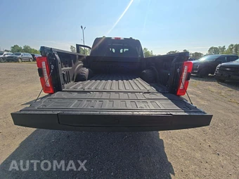 2024 Ford Super Duty F-250 Lariat Crew Cab Medium Bed - miniatura 11