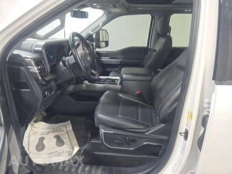 2024 Ford Super Duty F-250 Lariat Crew Cab Medium Bed - miniatura 7