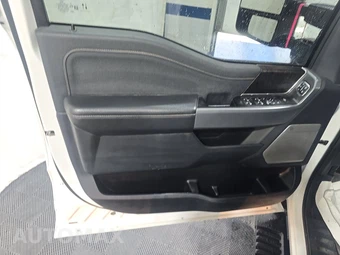 2024 Ford Super Duty F-250 Lariat Crew Cab Medium Bed - miniatura 9
