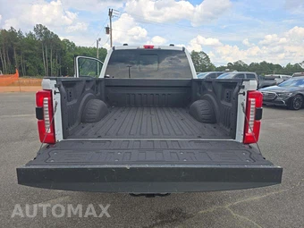 2024 Ford Super Duty F-250 Lariat Crew Cab Medium Bed - miniatura 11