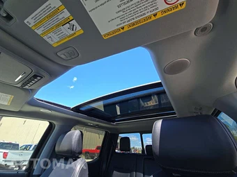2024 Ford Super Duty F-250 Lariat Crew Cab Medium Bed - miniatura 8