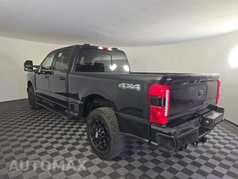 2024 Ford Super Duty F-250 Lariat Crew Cab Medium Bed - miniatura 6