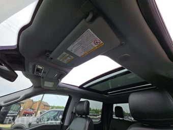 2024 Ford Super Duty F-250 Lariat Crew Cab Medium Bed - miniatura 11