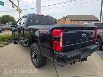 2024 Ford Super Duty F-250 Lariat Crew Cab Medium Bed - miniatura 2