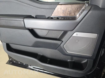 2024 Ford Super Duty F-250 Lariat Crew Cab Medium Bed - miniatura 9