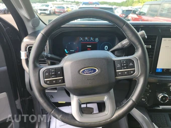 2024 Ford Super Duty F-250 Lariat Crew Cab Medium Bed - miniatura 10