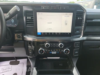 2024 Ford Super Duty F-250 Lariat Crew Cab Medium Bed - miniatura 11
