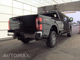2024 Ford Super Duty F-250 Lariat Crew Cab Medium Bed - miniatura 4