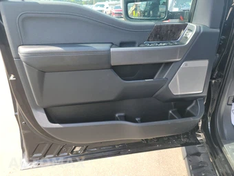 2024 Ford Super Duty F-250 Lariat Crew Cab Medium Bed - miniatura 9