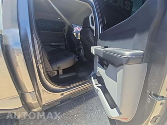 2024 Ford Super Duty F-250 Lariat Crew Cab Medium Bed - miniatura 16