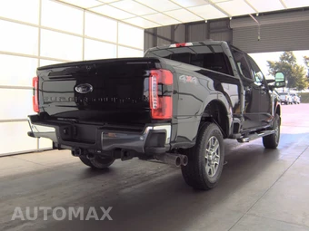 2024 Ford Super Duty F-250 Lariat Crew Cab Medium Bed - miniatura 4