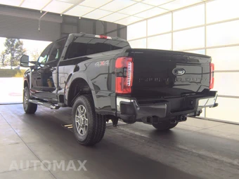2024 Ford Super Duty F-250 Lariat Crew Cab Medium Bed - miniatura 6